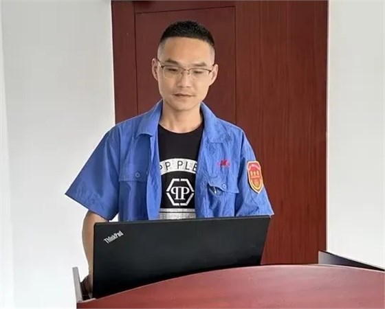 江蘇省環(huán)保產(chǎn)業(yè)研究會陳蒙蒙會長、陳志鵬副會長一行蒞臨協(xié)昌環(huán)?？疾煺{(diào)研插圖2